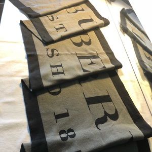 2009 Burberry logo scarf